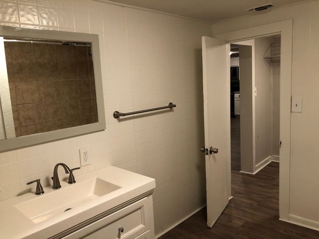 1310 S 5th Street, Bonham, TX 75418