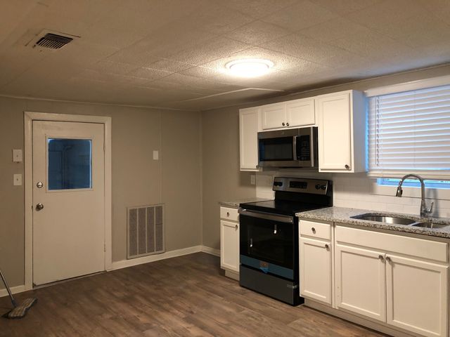 1310 S 5th Street, Bonham, TX 75418