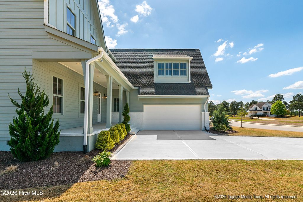 Image 4 of property listing at 11 Sunflower Court, Snow Hill, NC 28580