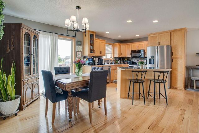 1087 Parkway Lane, West Fargo, ND 58078