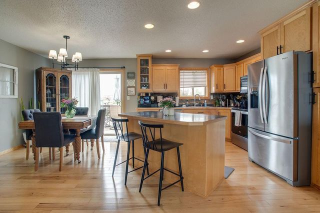 1087 Parkway Lane, West Fargo, ND 58078