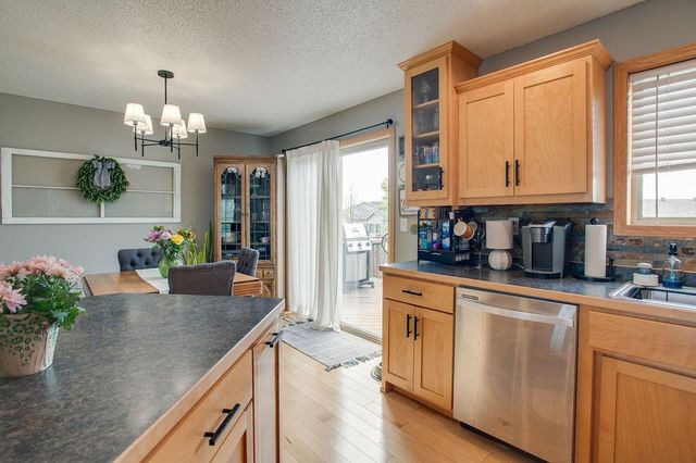 1087 Parkway Lane, West Fargo, ND 58078