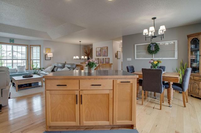 1087 Parkway Lane, West Fargo, ND 58078