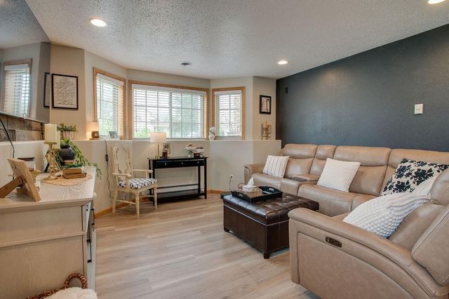 1087 Parkway Lane, West Fargo, ND 58078