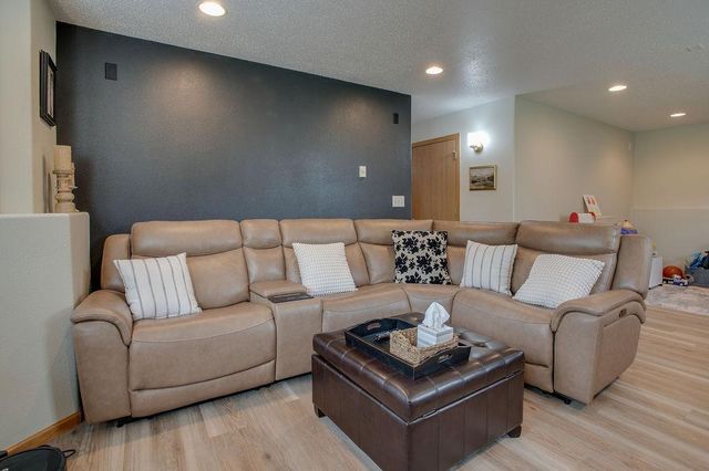 1087 Parkway Lane, West Fargo, ND 58078