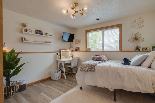 1087 Parkway Lane, West Fargo, ND 58078