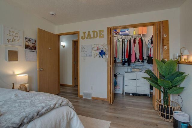 1087 Parkway Lane, West Fargo, ND 58078