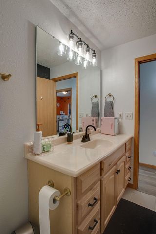 1087 Parkway Lane, West Fargo, ND 58078