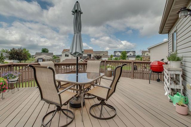 1087 Parkway Lane, West Fargo, ND 58078