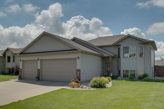 1087 Parkway Lane, West Fargo, ND 58078