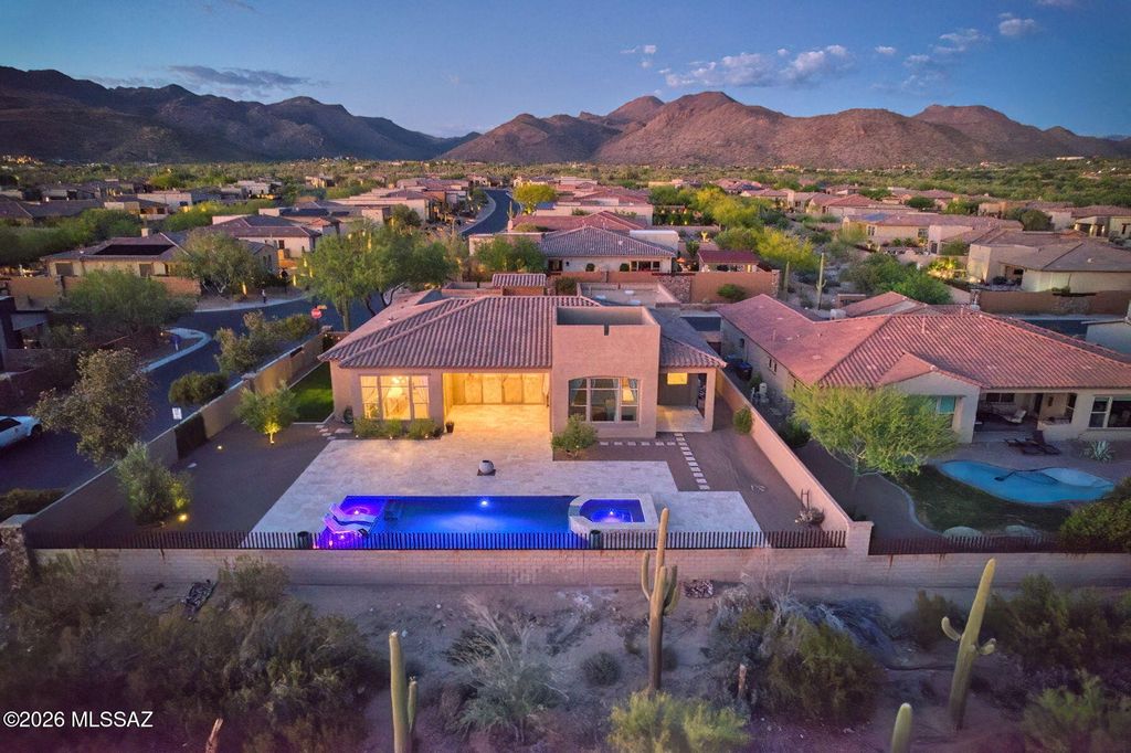 6445 W Triangle Cross Way, Marana, AZ 85658