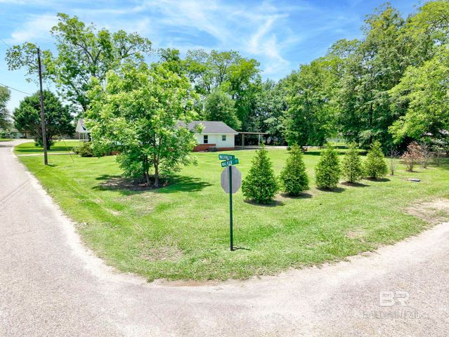 120 WALKER Street, Monroeville, AL 36460