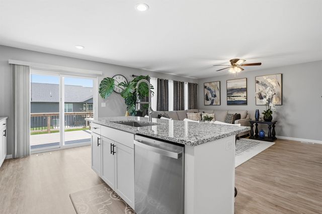 4157 Omaha Avenue, Waterloo, IA 50702
