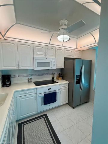 320 Seaview Ct Apt 712, Marco Island, FL 34145