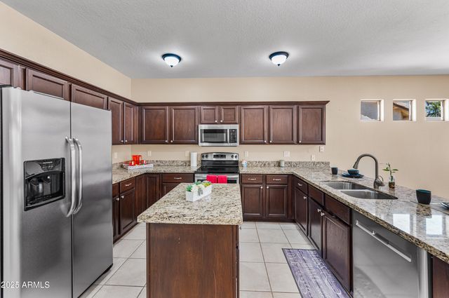 6963 S NANTUCKET Street, Chandler, AZ 85249