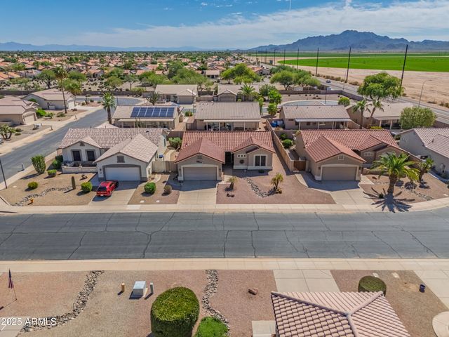 6963 S NANTUCKET Street, Chandler, AZ 85249
