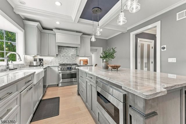 224 N Chestnut St, Westfield Town, NJ 07090
