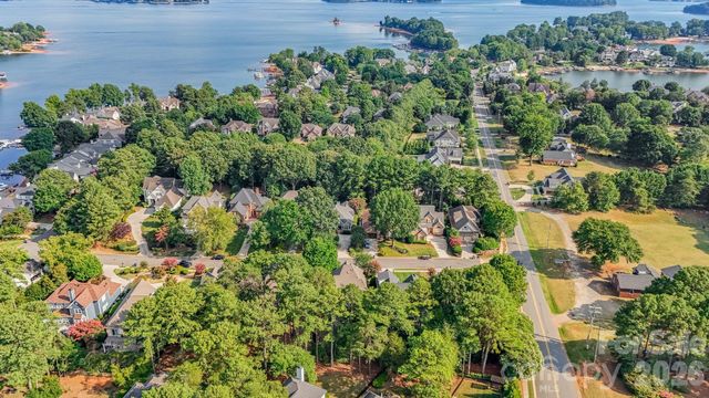 17411 Summer Place Drive, Cornelius, NC 28031
