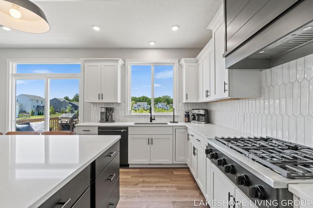 13059 Pine Glen Drive, Grand Haven Twp, MI 49417
