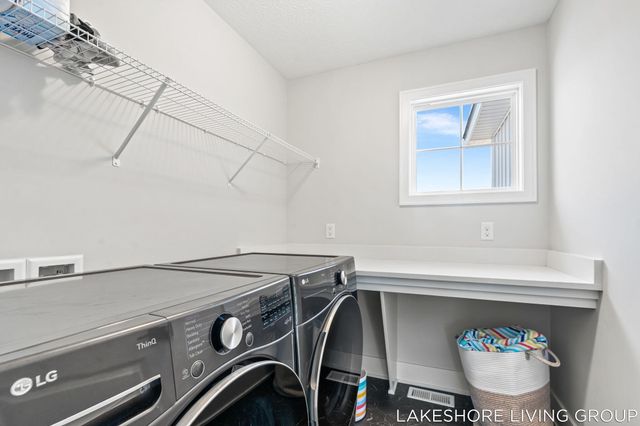 13059 Pine Glen Drive, Grand Haven Twp, MI 49417