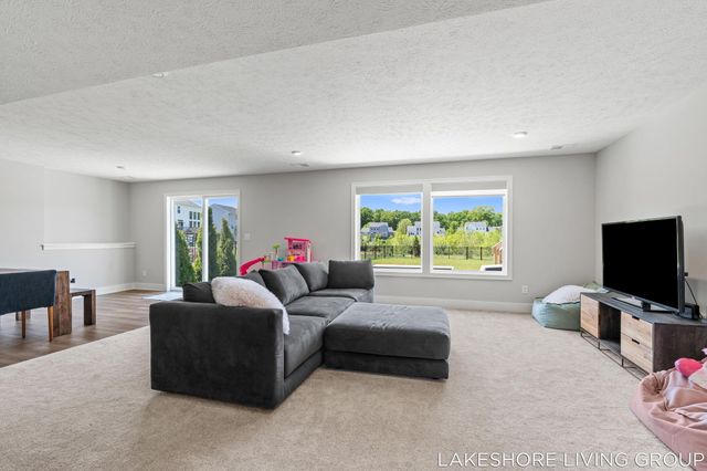 13059 Pine Glen Drive, Grand Haven Twp, MI 49417