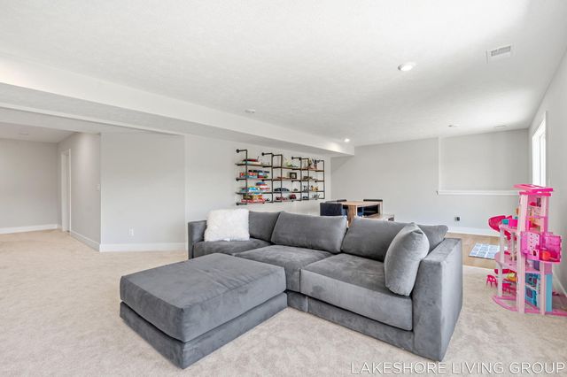 13059 Pine Glen Drive, Grand Haven Twp, MI 49417