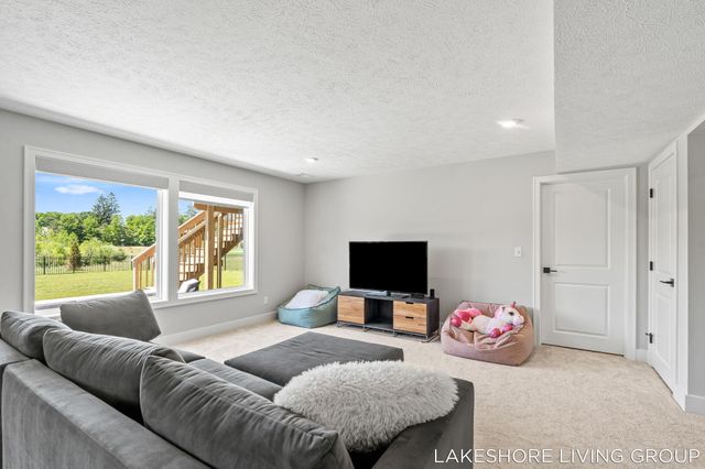 13059 Pine Glen Drive, Grand Haven Twp, MI 49417