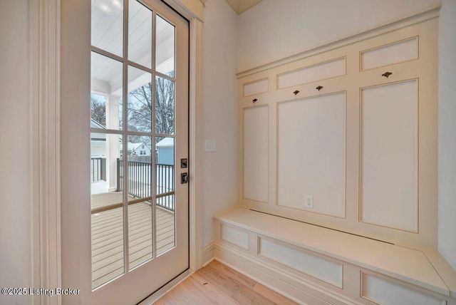 905 S Sherrin Ave, Louisville, KY 40207