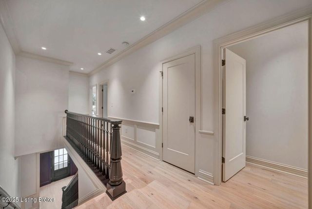 905 S Sherrin Ave, Louisville, KY 40207