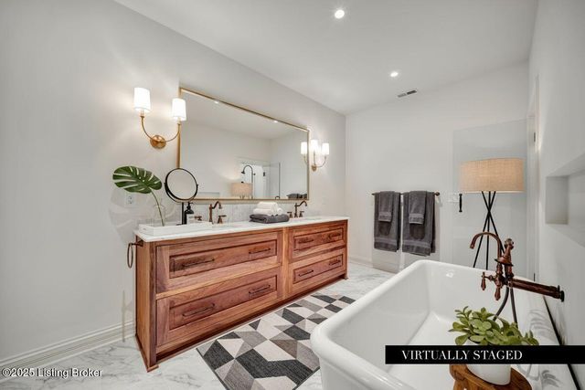 905 S Sherrin Ave, Louisville, KY 40207