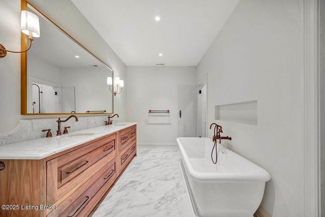 905 S Sherrin Ave, Louisville, KY 40207