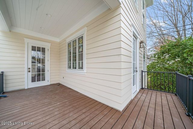 905 S Sherrin Ave, Louisville, KY 40207