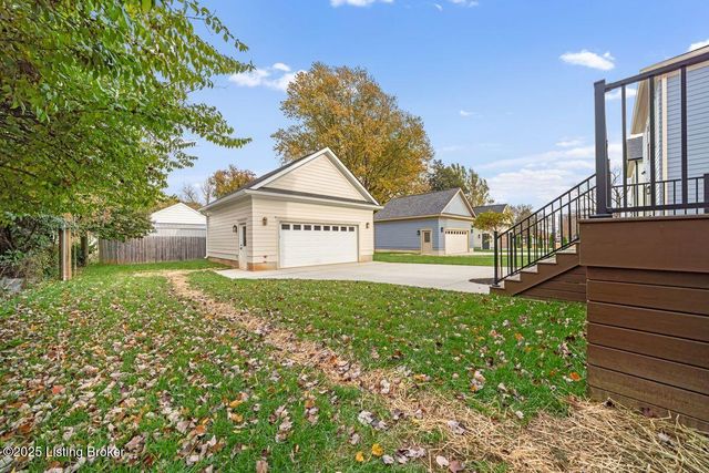 905 S Sherrin Ave, Louisville, KY 40207