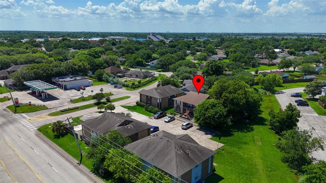 4021 Briar Hollow Drive, Dickinson, TX 77539