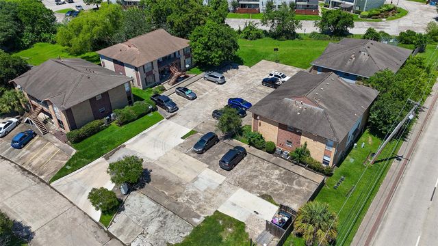 4021 Briar Hollow Drive, Dickinson, TX 77539