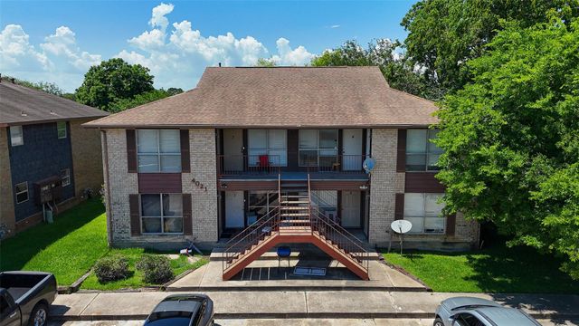 4021 Briar Hollow Drive, Dickinson, TX 77539