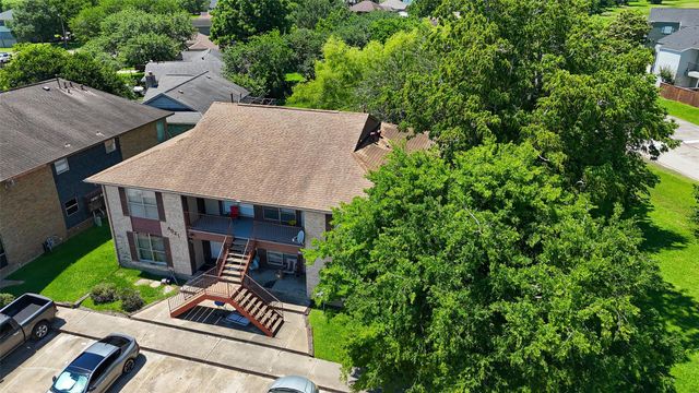 4021 Briar Hollow Drive, Dickinson, TX 77539