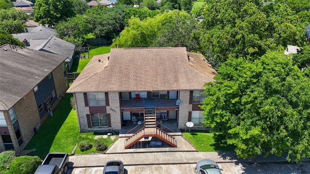 4021 Briar Hollow Drive, Dickinson, TX 77539