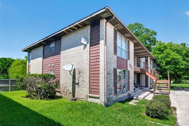 4021 Briar Hollow Drive, Dickinson, TX 77539