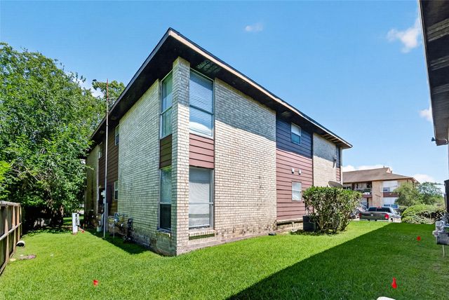 4021 Briar Hollow Drive, Dickinson, TX 77539