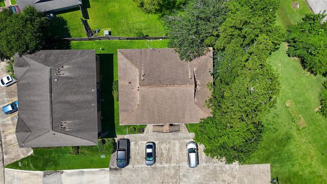 4021 Briar Hollow Drive, Dickinson, TX 77539