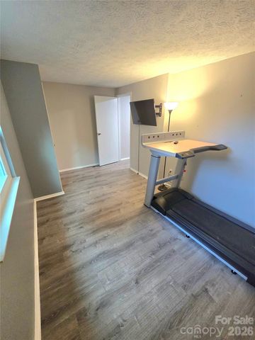 9432 Lexington Circle A, Charlotte, NC 28213