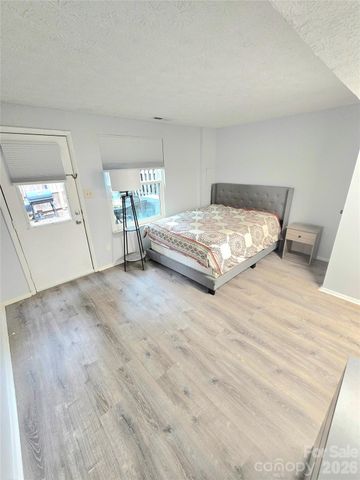 9432 Lexington Circle A, Charlotte, NC 28213