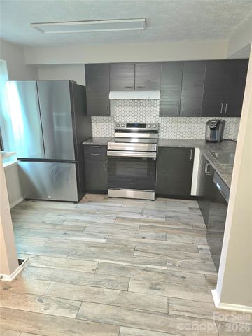 9432 Lexington Circle A, Charlotte, NC 28213