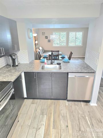 9432 Lexington Circle A, Charlotte, NC 28213