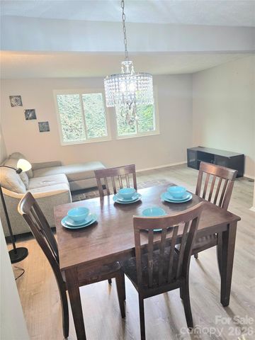 9432 Lexington Circle A, Charlotte, NC 28213
