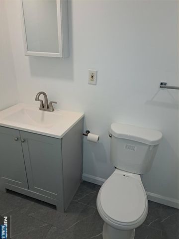 163-165 Central Avenue 2W, Hackensack, NJ 07601