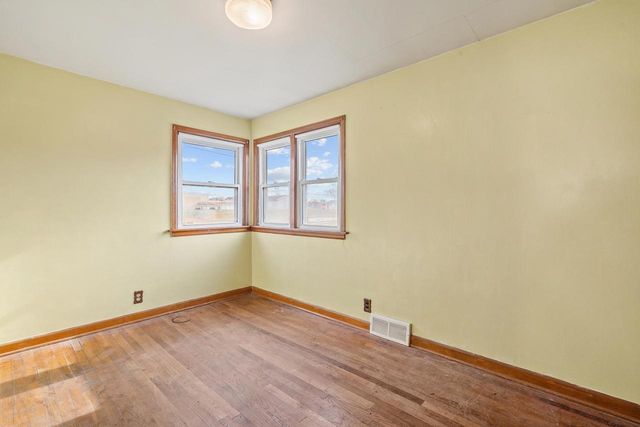 1330 Mayflower AVENUE, Sheboygan, WI 53083