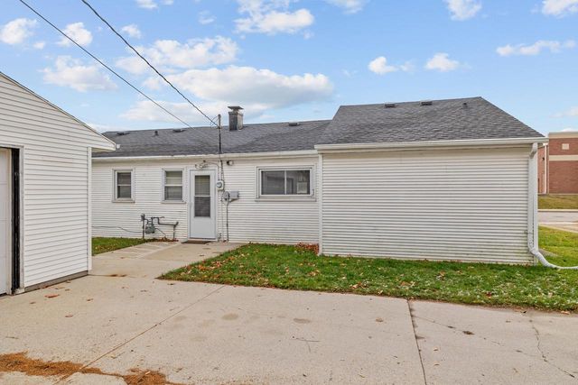 1330 Mayflower AVENUE, Sheboygan, WI 53083