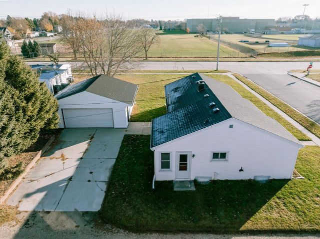 1330 Mayflower AVENUE, Sheboygan, WI 53083